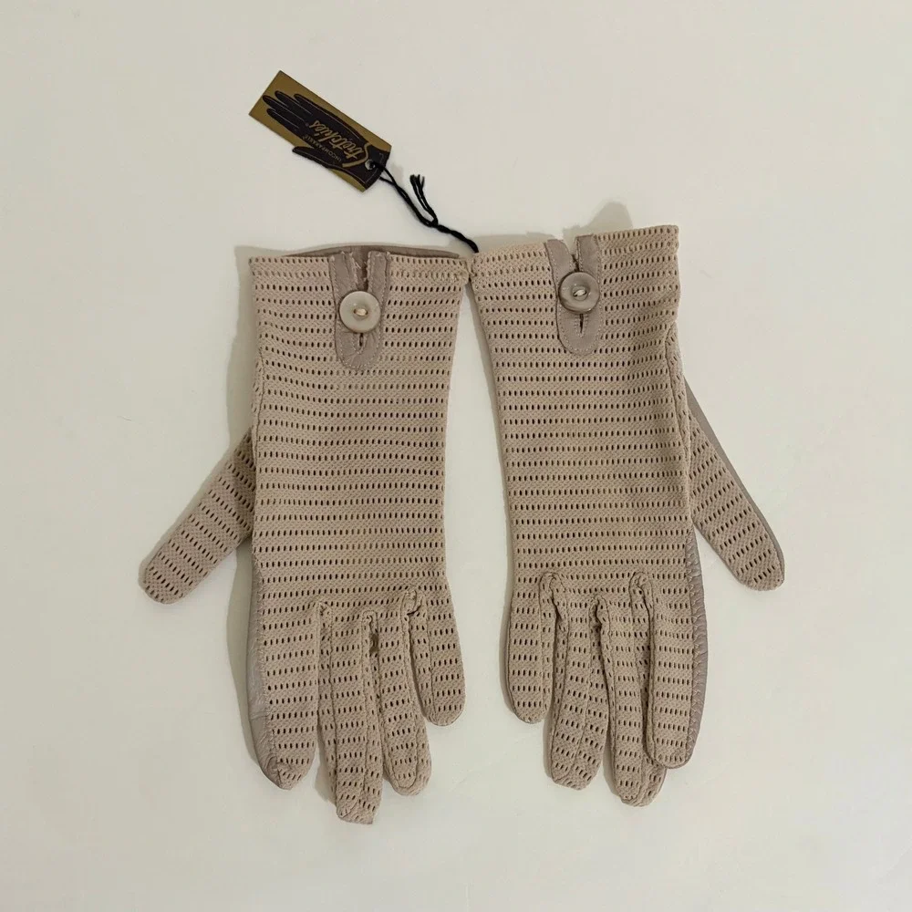 NWT Vintage STRETCHIES Beige Nylon Gloves Faux Leather Palm Button Detail Retro